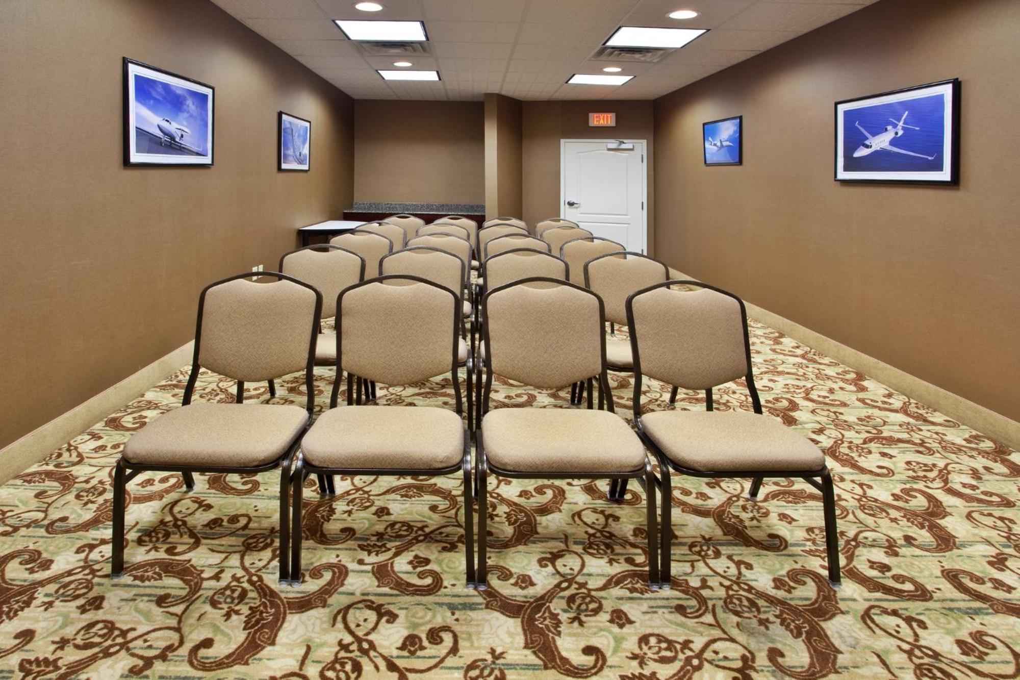 Holiday Inn Express Savannah Airport By Ihg Exterior foto
