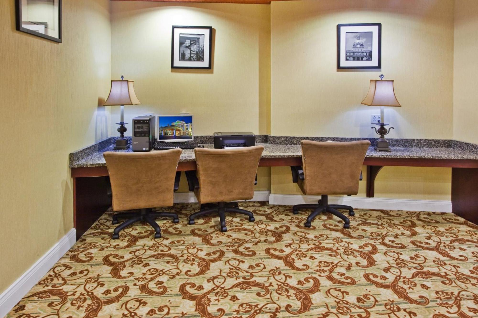 Holiday Inn Express Savannah Airport By Ihg Exterior foto